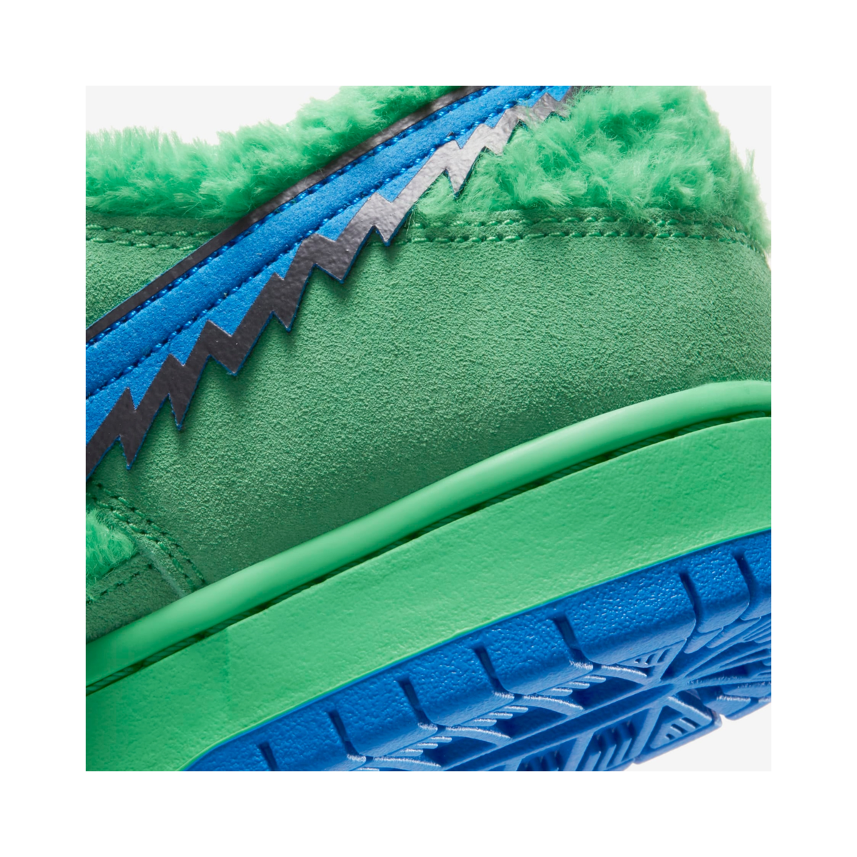 SB Dunk Low Pro x Grateful Dead Bears Green