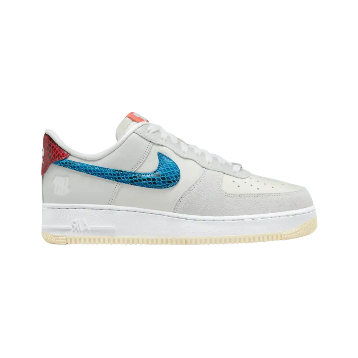 Nike Air Force 1 Low SP Undefeated 5 On It Dunk vs. AF1