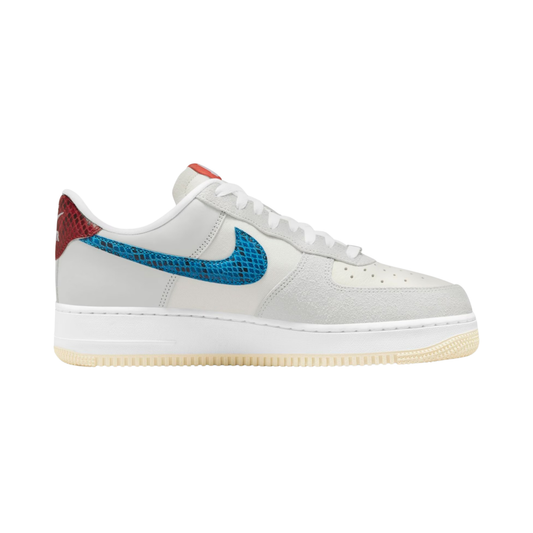 Nike Air Force 1 Low SP Undefeated 5 On It Dunk vs. AF1