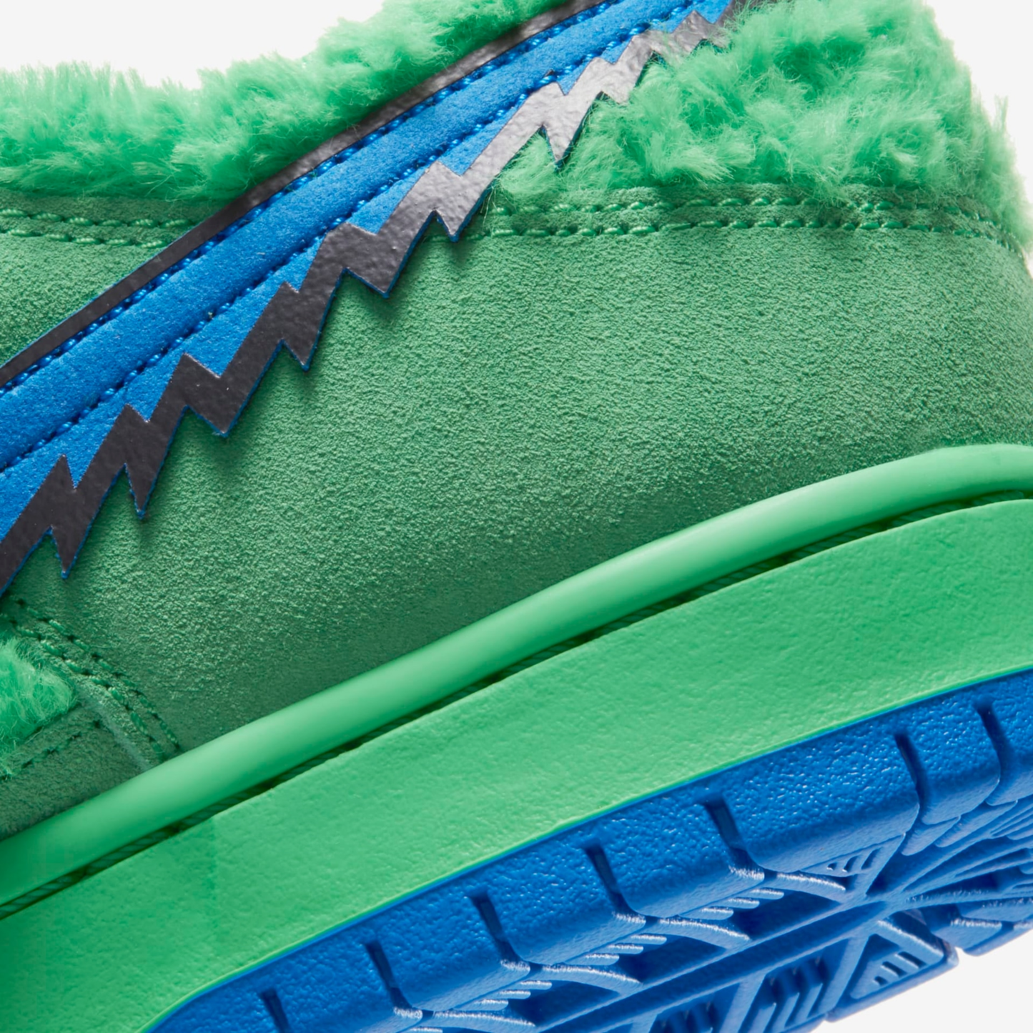 SB Dunk Low Pro x Grateful Dead Bears Green