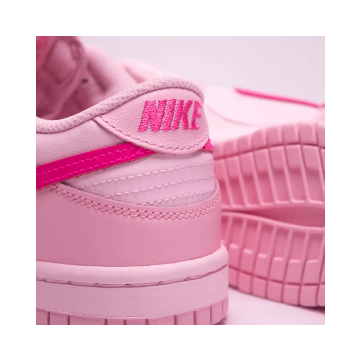 Nike Dunk Low GS Triple Pink