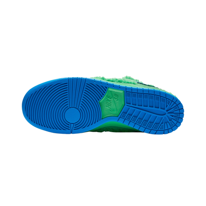 SB Dunk Low Pro x Grateful Dead Bears Green