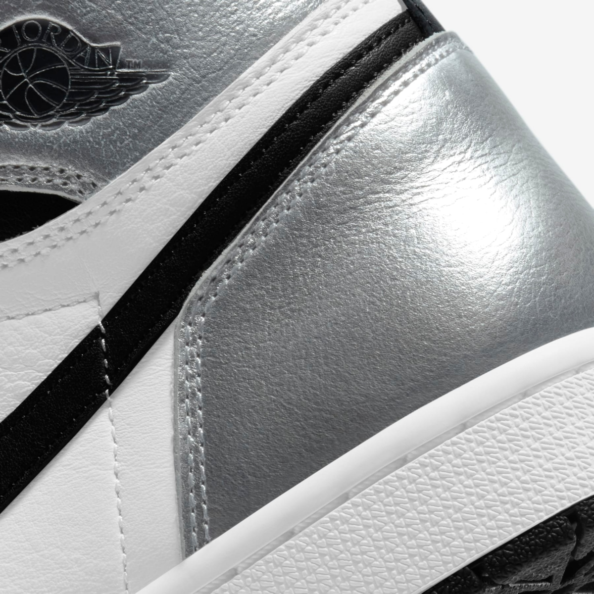 Nike Air Jordan 1 Retro High Silver Toe
