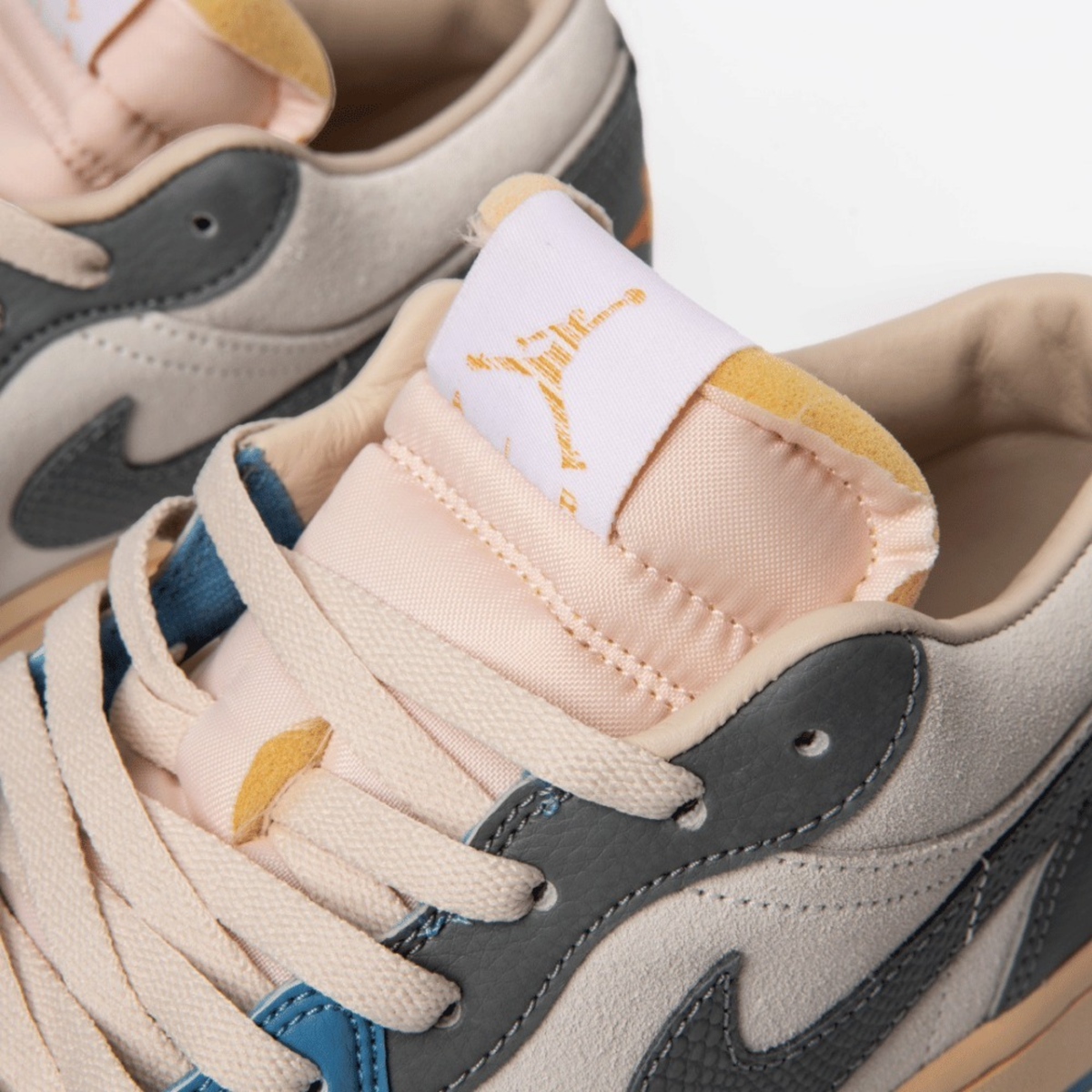 Nike Air Jordan 1 Low Vintage UNC Grey