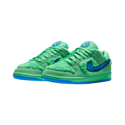 SB Dunk Low Pro x Grateful Dead Bears Green