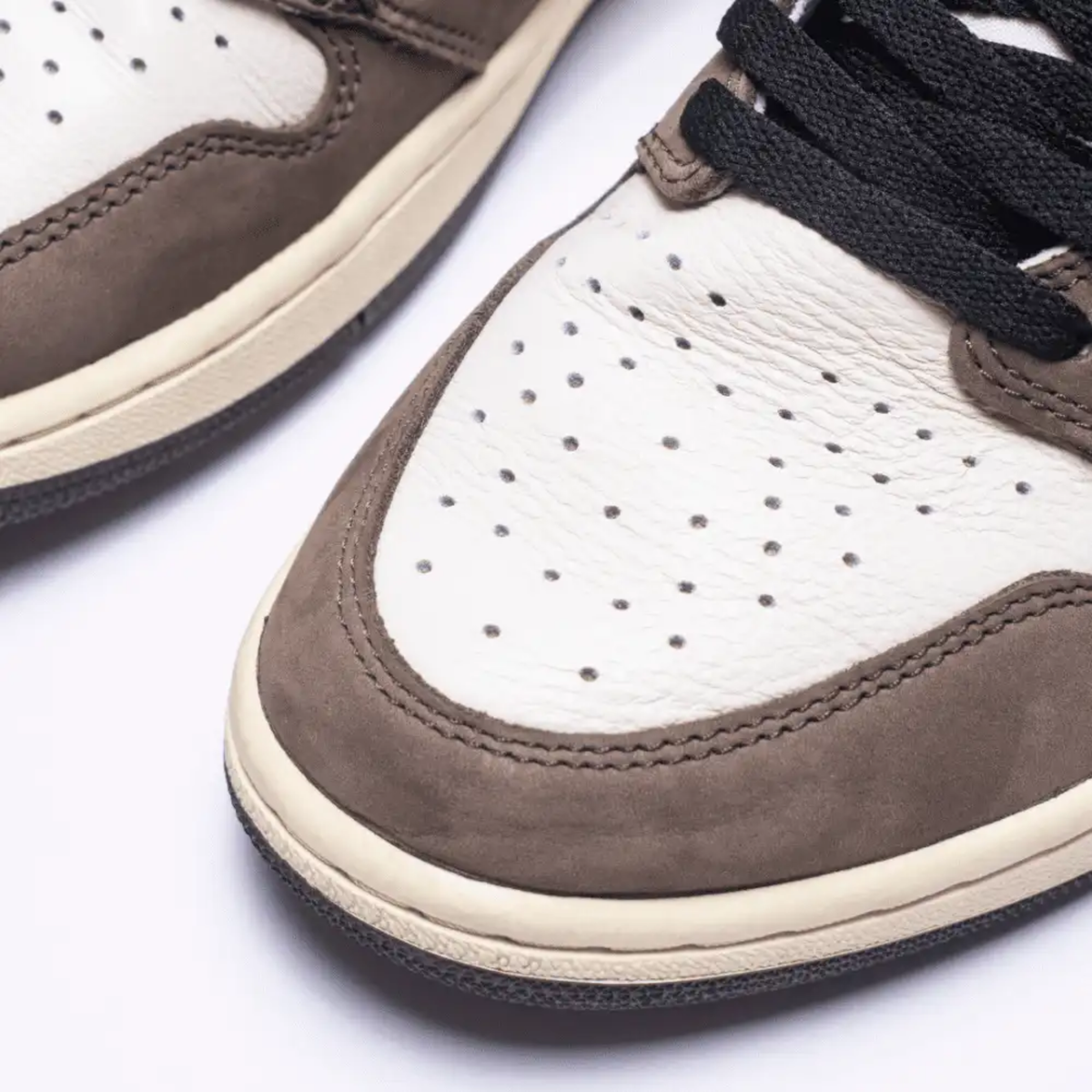 Nike Air Jordan 1 High Dark Mocha