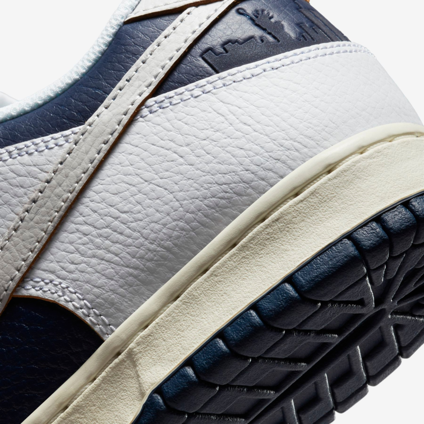Nike SB Dunk Low OG New York x HUF
